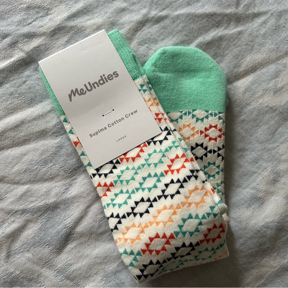 Me Undies size L unisex supinated cotton white/green patterned crew socks NWT!